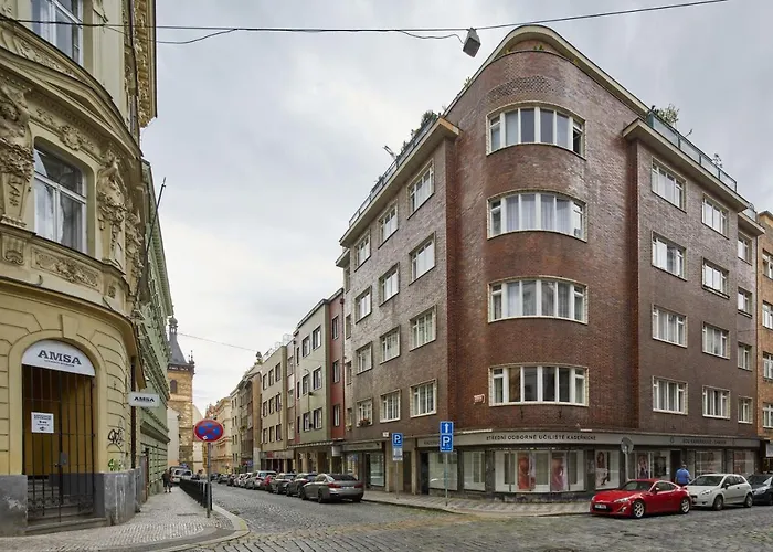 Prague Days - Modern Apt W Retro Elements - New Town