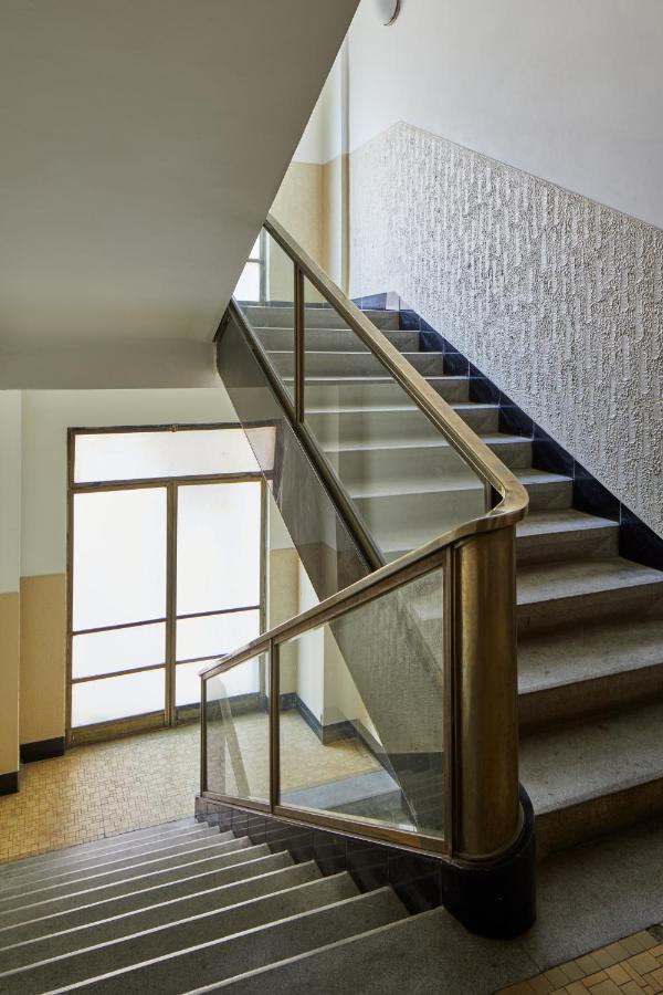 Days - Modern W Retro Elements - New Town Appartement Praag